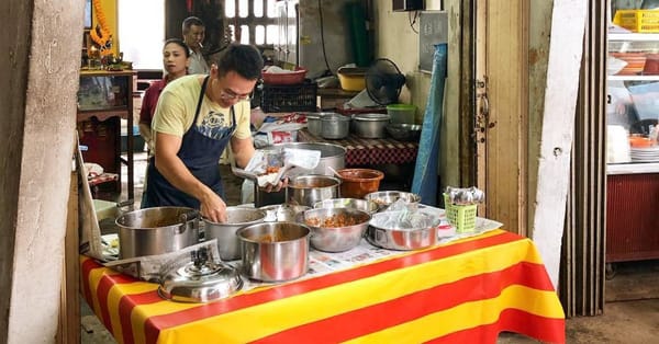 15 Affordable lunch places near Kuala Lumpur’s monorail stations to dine at with your office buddies!