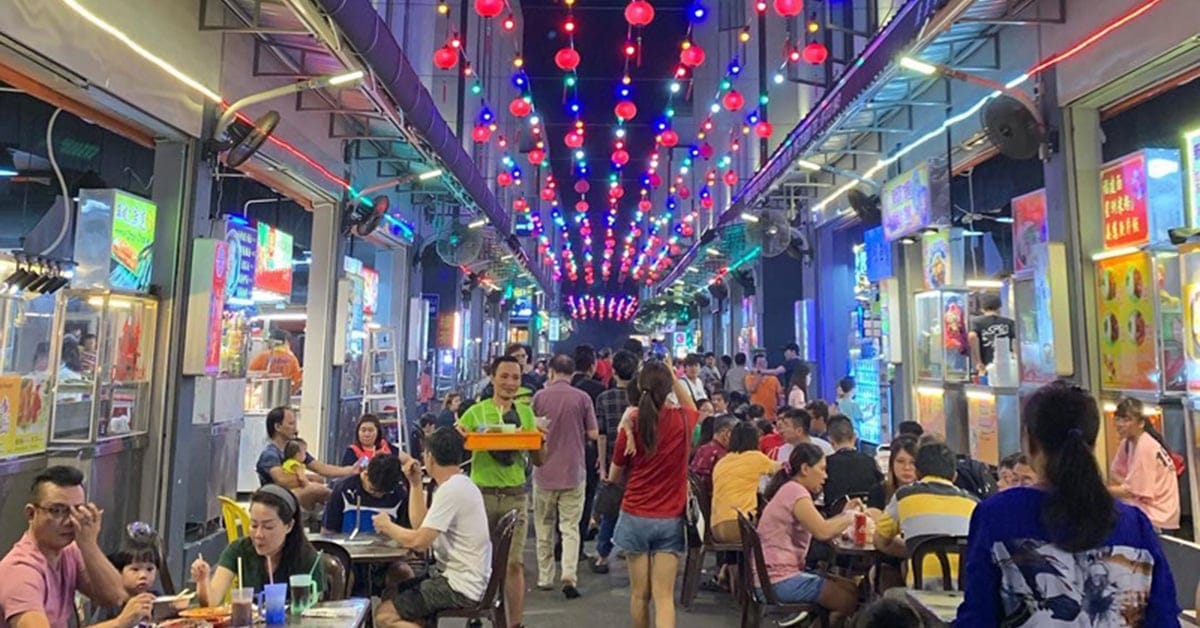 Permas Jaya Old Street 2: Largest hipster night market in Johor Bahru with Taiwanese snacks, bubble tea and more!